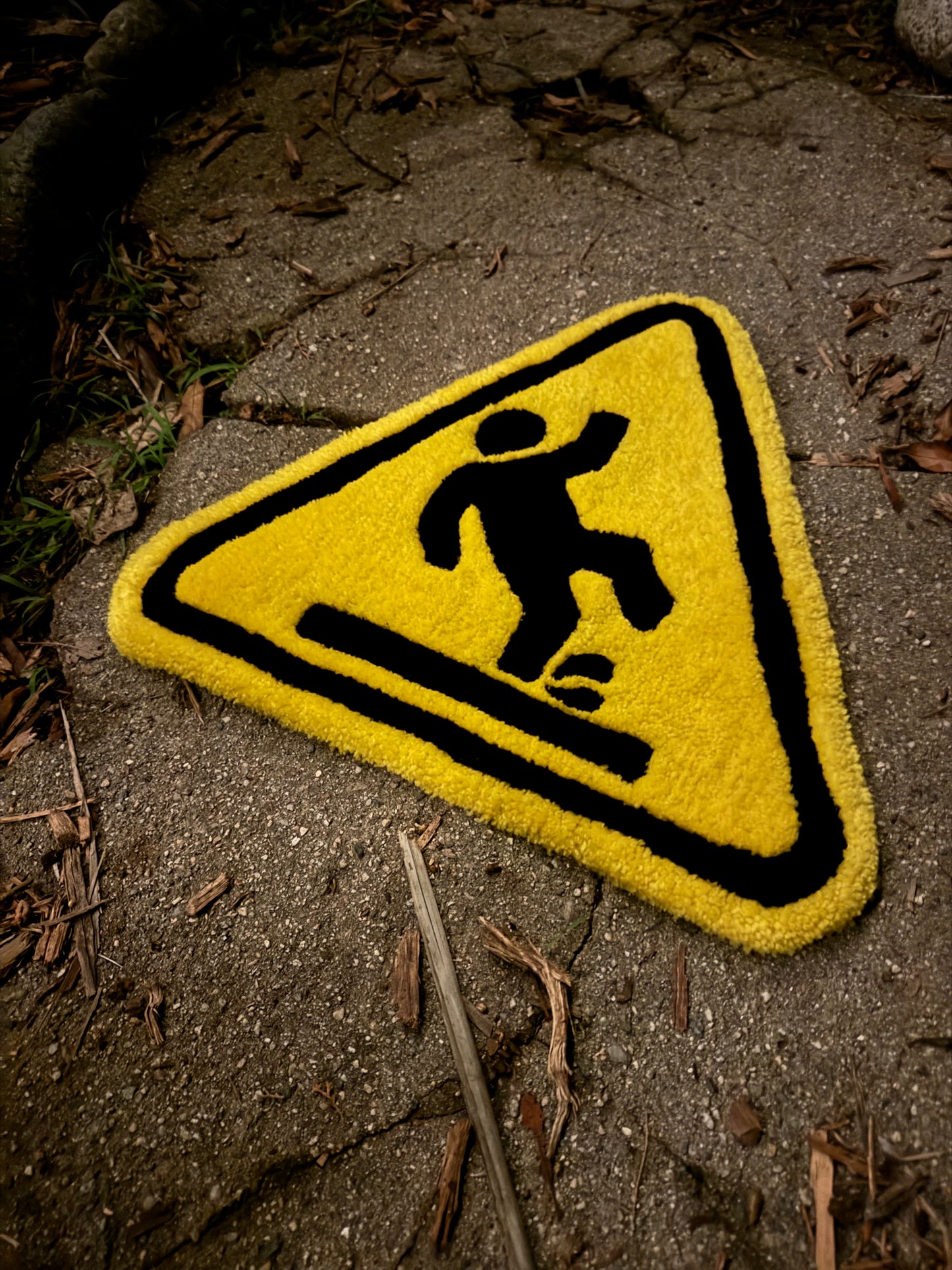 'SLIP WARNING' RUG