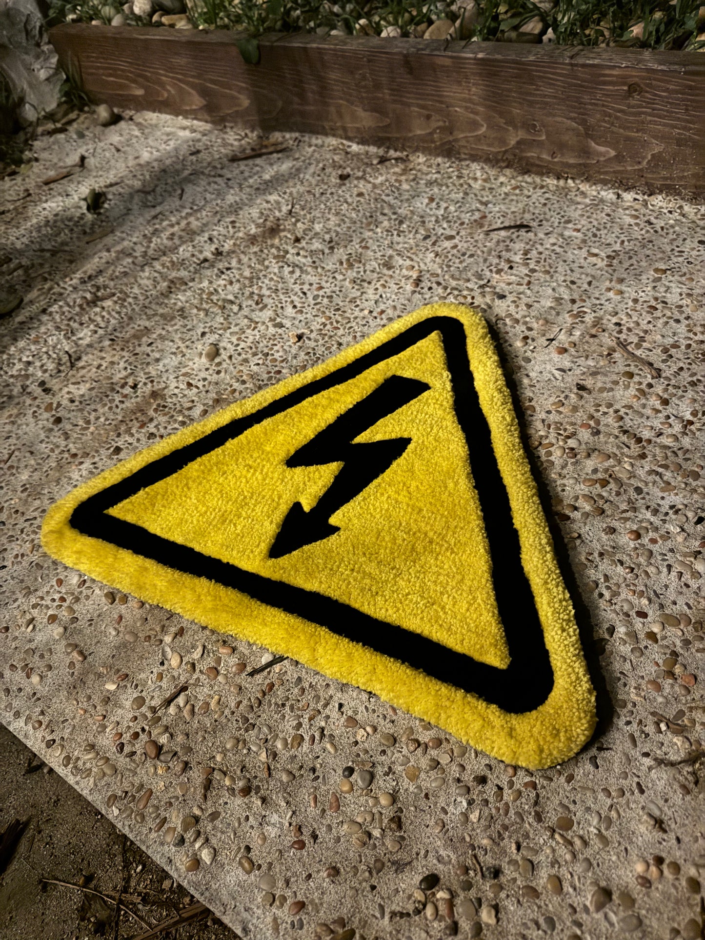 'SHOCK WARNING' RUG