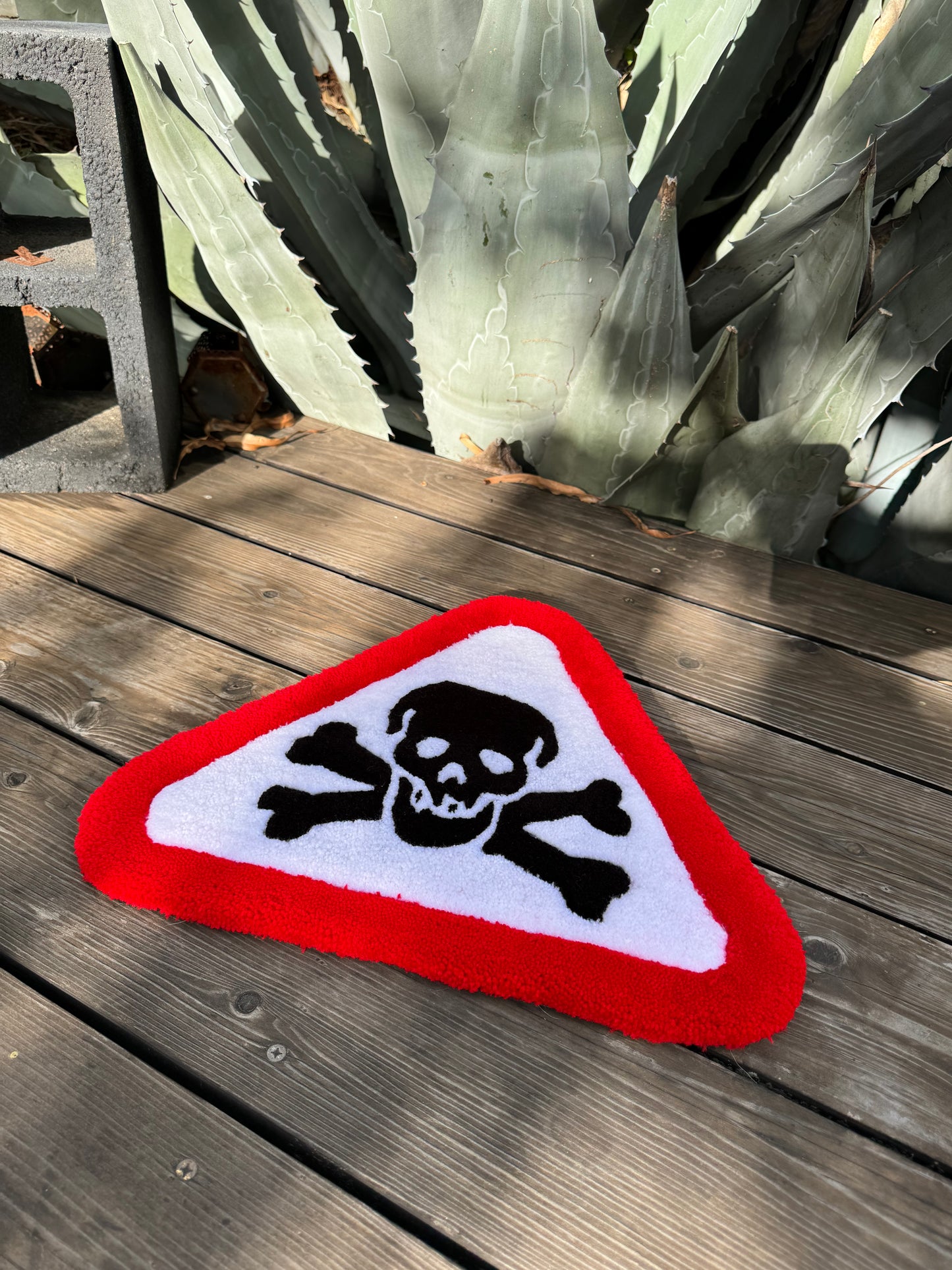 'DEATH WARNING' RUG